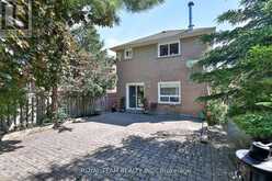 9 SPRINGER DRIVE | Richmond Hill Ontario | Slide Image Thirty