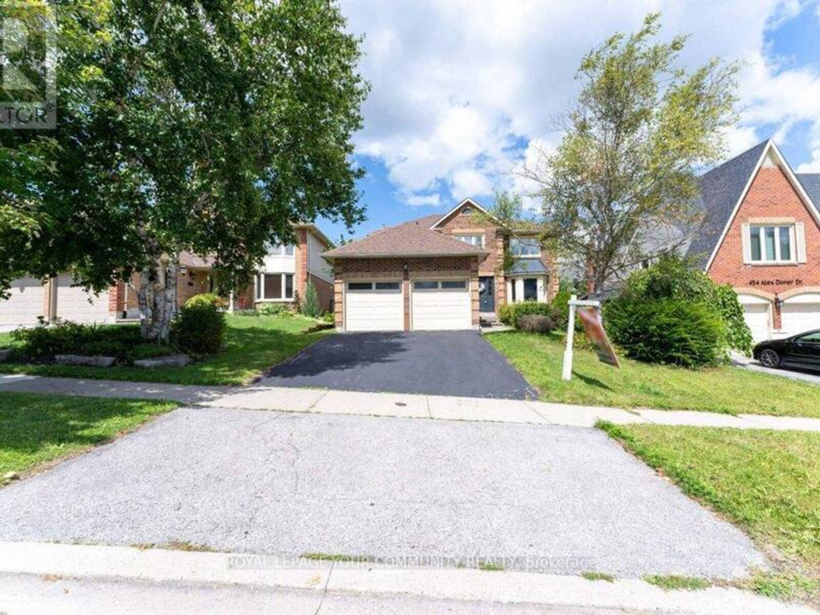 452 ALEX DONER DRIVE, Newmarket, Ontario L3X 1C1