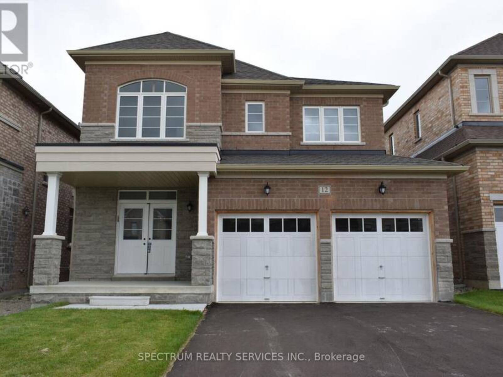 12 BARROW AVENUE, Bradford West Gwillimbury, Ontario L3Z 0W1