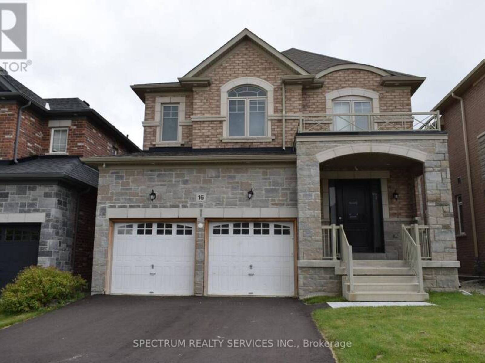 16 BARROW AVENUE, Bradford West Gwillimbury, Ontario L3Z 0W1