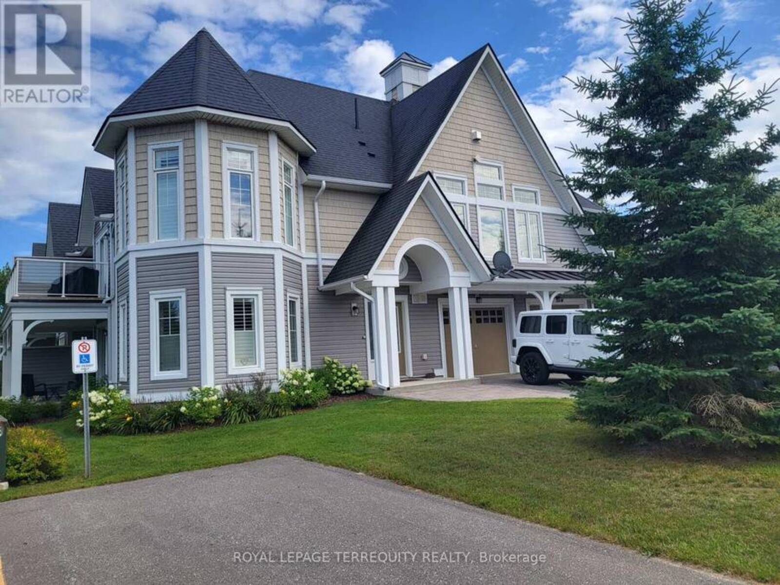 15 - 2 CARNOUSTIE LANE, Georgian Bay, Ontario L0K 1S0