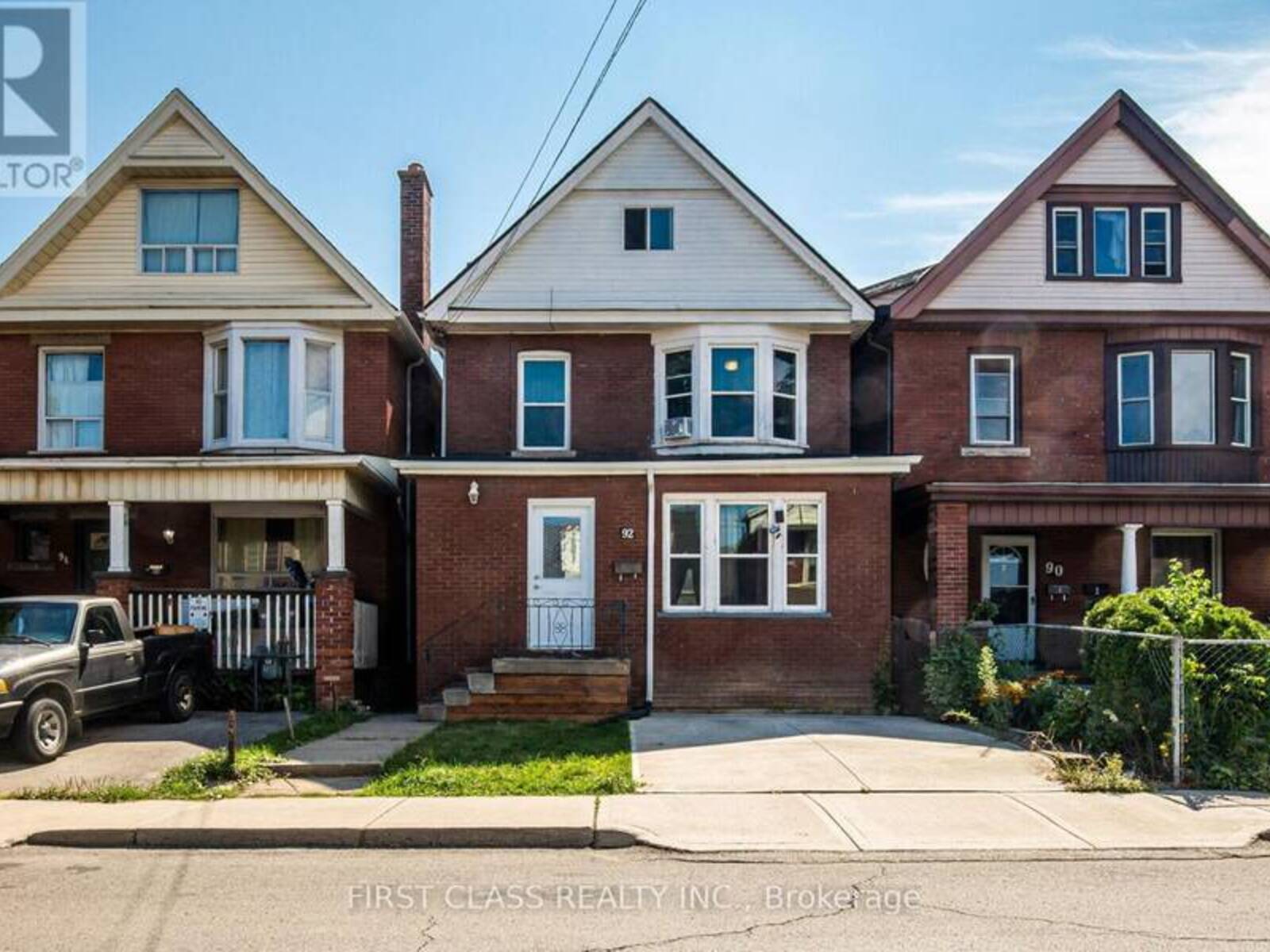 92 BARNESDALE AVENUE N, Hamilton, Ontario L8L 6S5