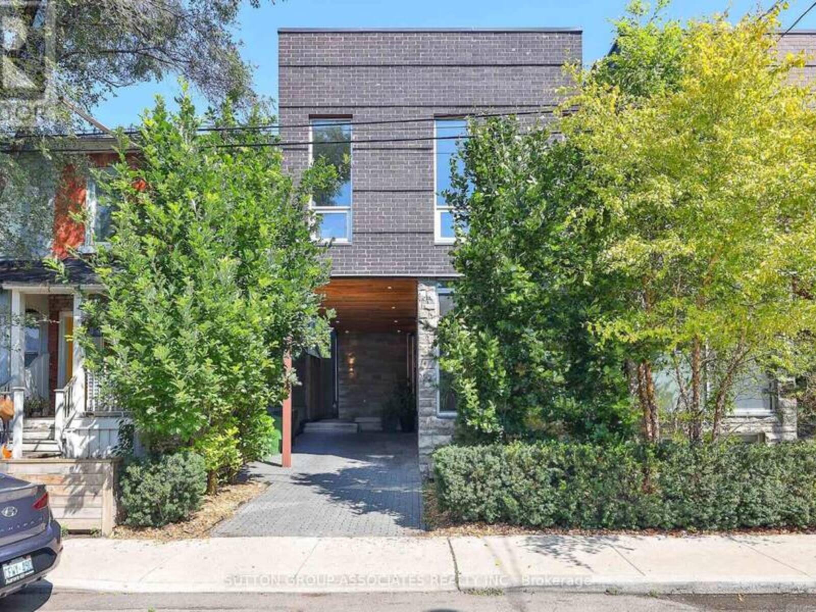 22 MITCHELL AVENUE, Toronto, Ontario M6J 1B9