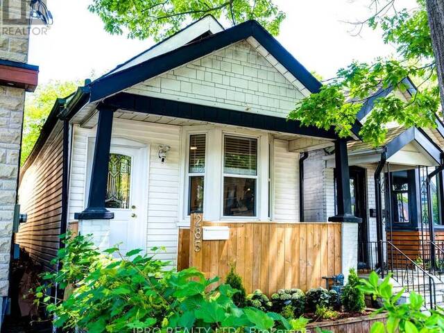 285 CHISHOLM AVENUE Toronto Ontario, M4C 4W5