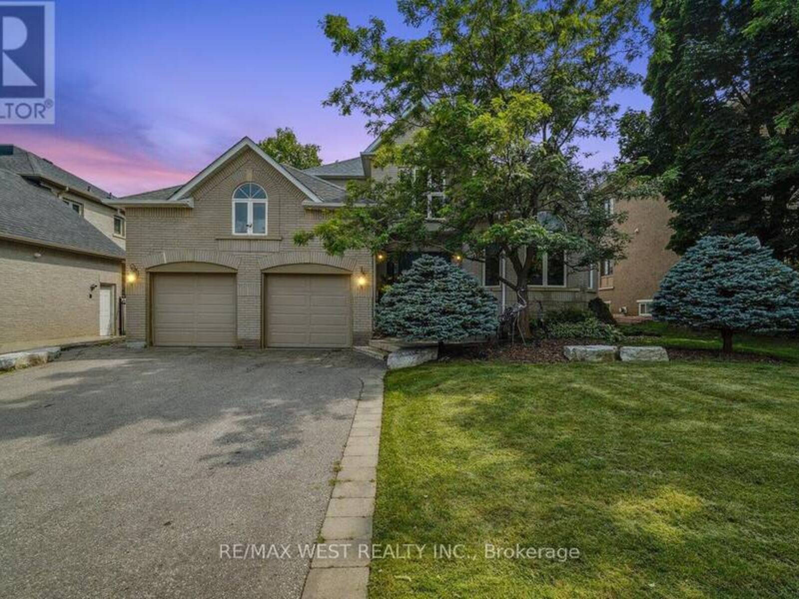 203 THOMSON CREEK BOULEVARD, Vaughan, Ontario L4H 1H1