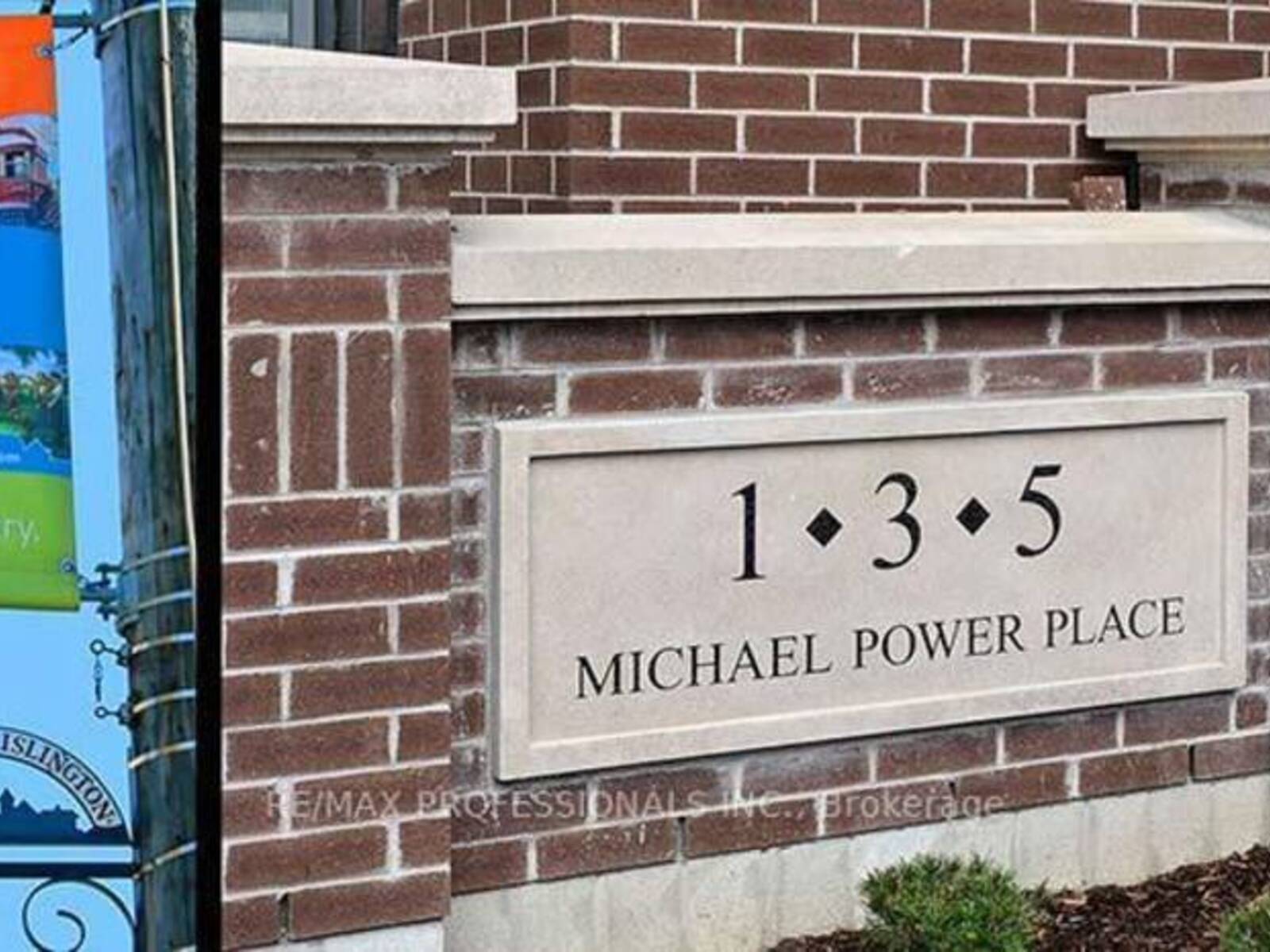 402 - 3 MICHAEL POWER PLACE, Toronto, Ontario M9A 0A2