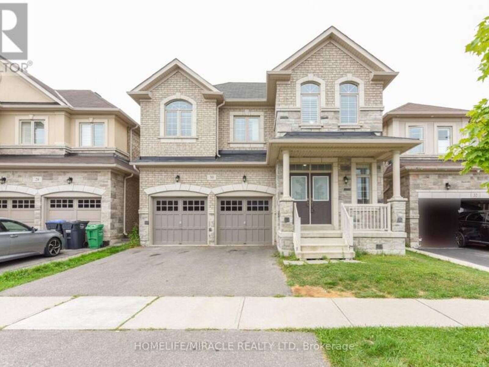 30 LLOYD CRESCENT, Brampton, Ontario L7A 4J5