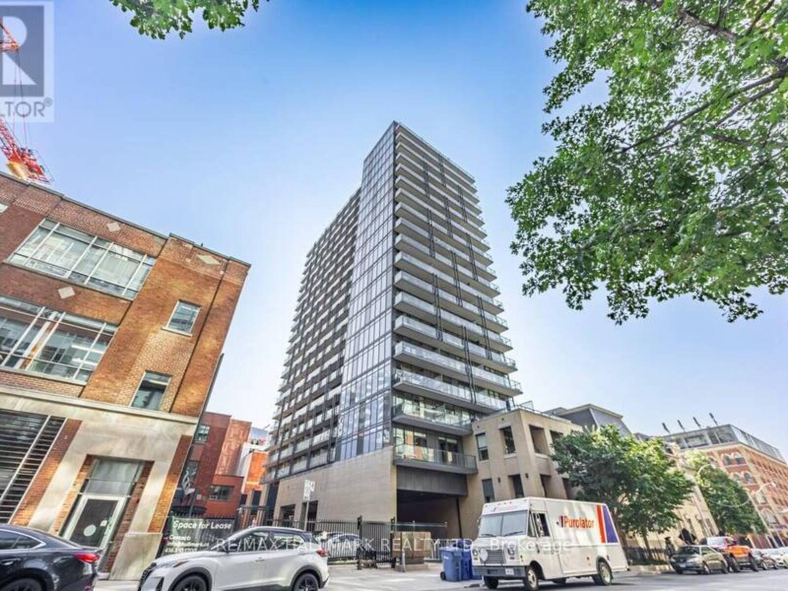 1704 - 105 GEORGE STREET, Toronto, Ontario M5A 2N4