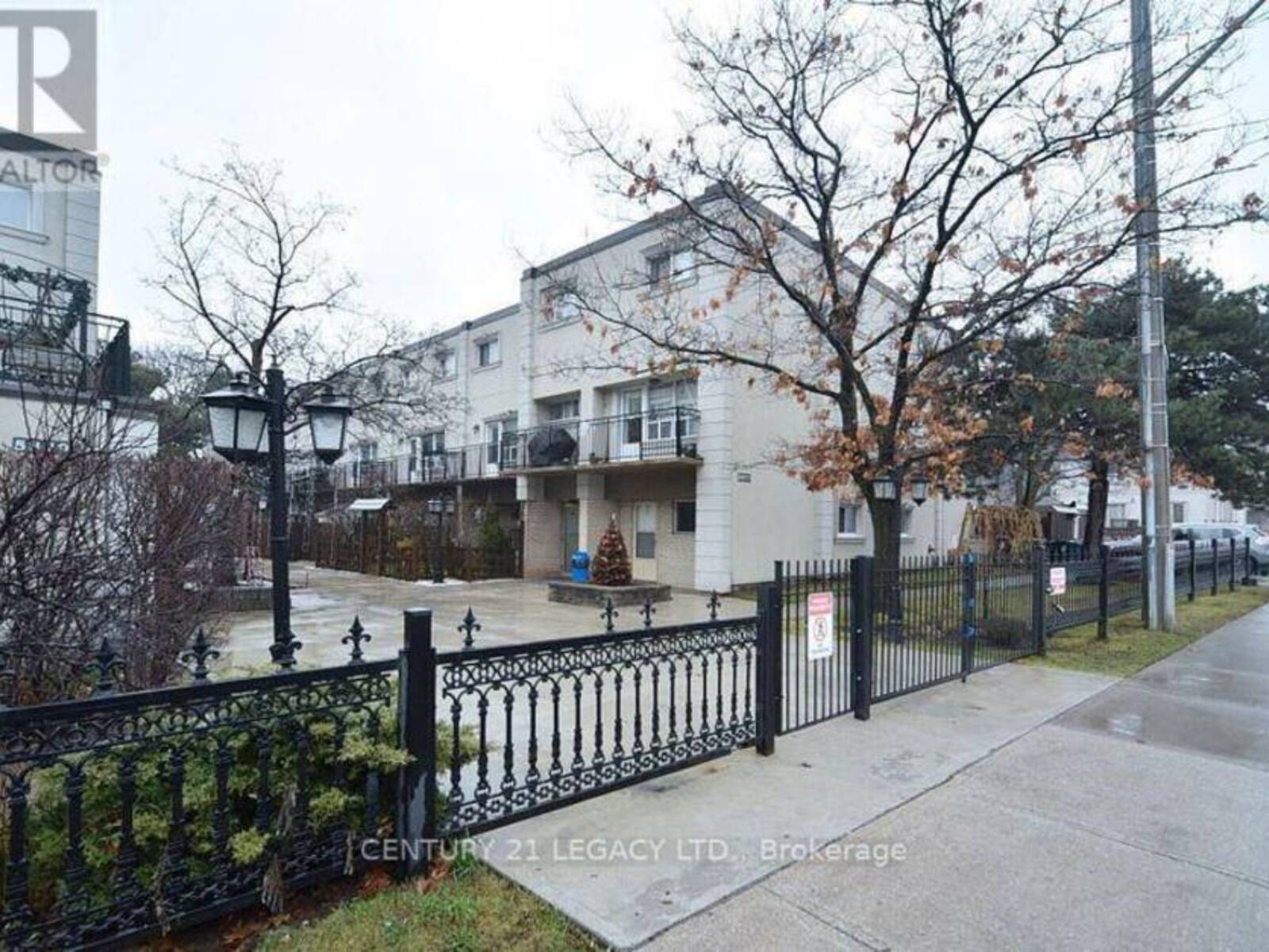 204B - 5877 BATHURST STREET, Toronto, Ontario M2R 1Y7