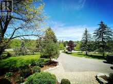 5 SUMMIT TRAIL DRIVE S | Richmond Hill Ontario | Slide Image Four