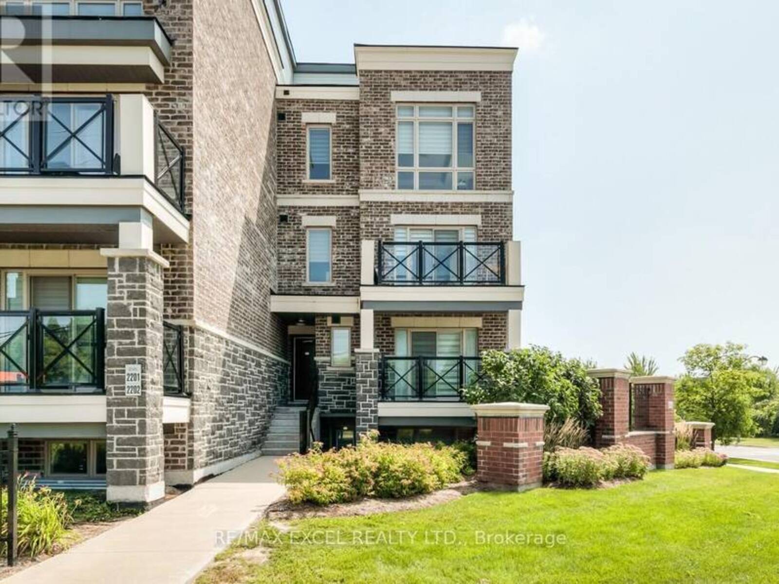 2202 - 10 WESTMEATH LANE, Markham, Ontario L6B 1N5