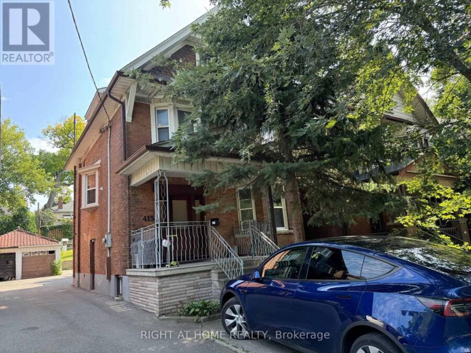 415 PARKSIDE DRIVE, Toronto, Ontario M6R 2Z7