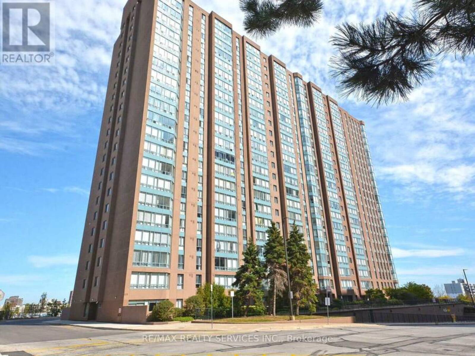 PH 14 - 115 HILLCREST AVENUE, Mississauga, Ontario L5B 3Y9