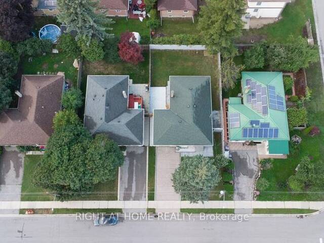 343 BOISDALE AVENUE Richmond Hill Ontario, L4C 1R4