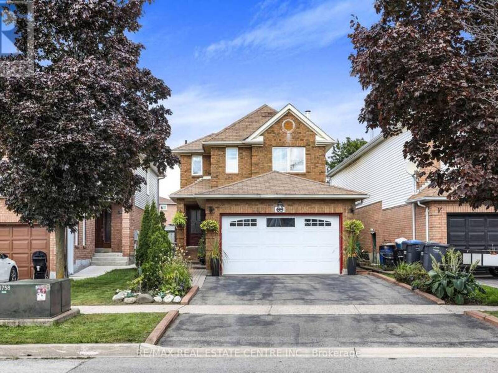 69 WOOLISTON CRESCENT, Brampton, Ontario L6Y 4J4