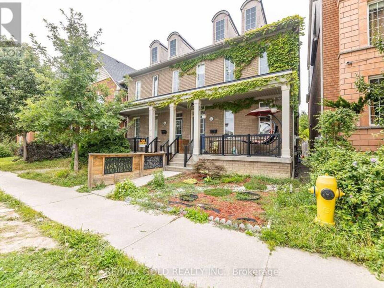 34 BOWSFIELD ROAD, Toronto, Ontario M3J 3R3