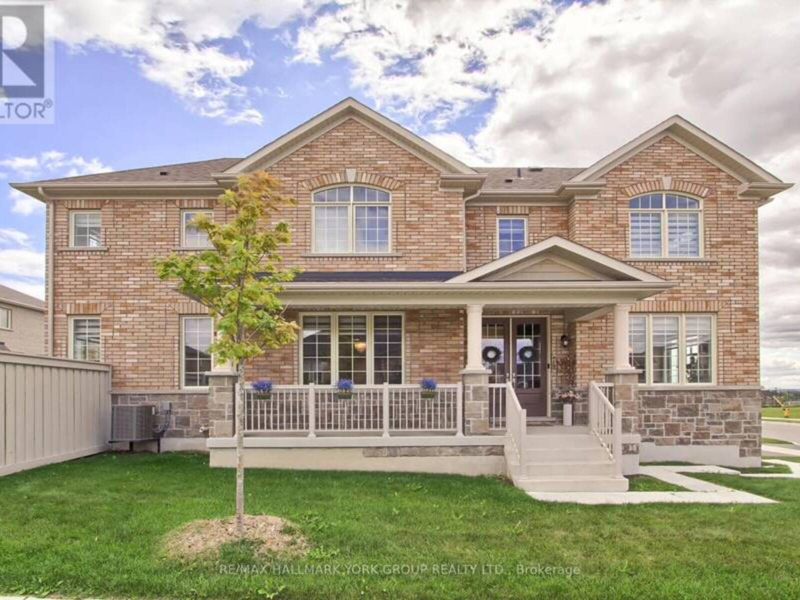 190 WALTER ENGLISH DRIVE, East Gwillimbury, Ontario L0G 1R0