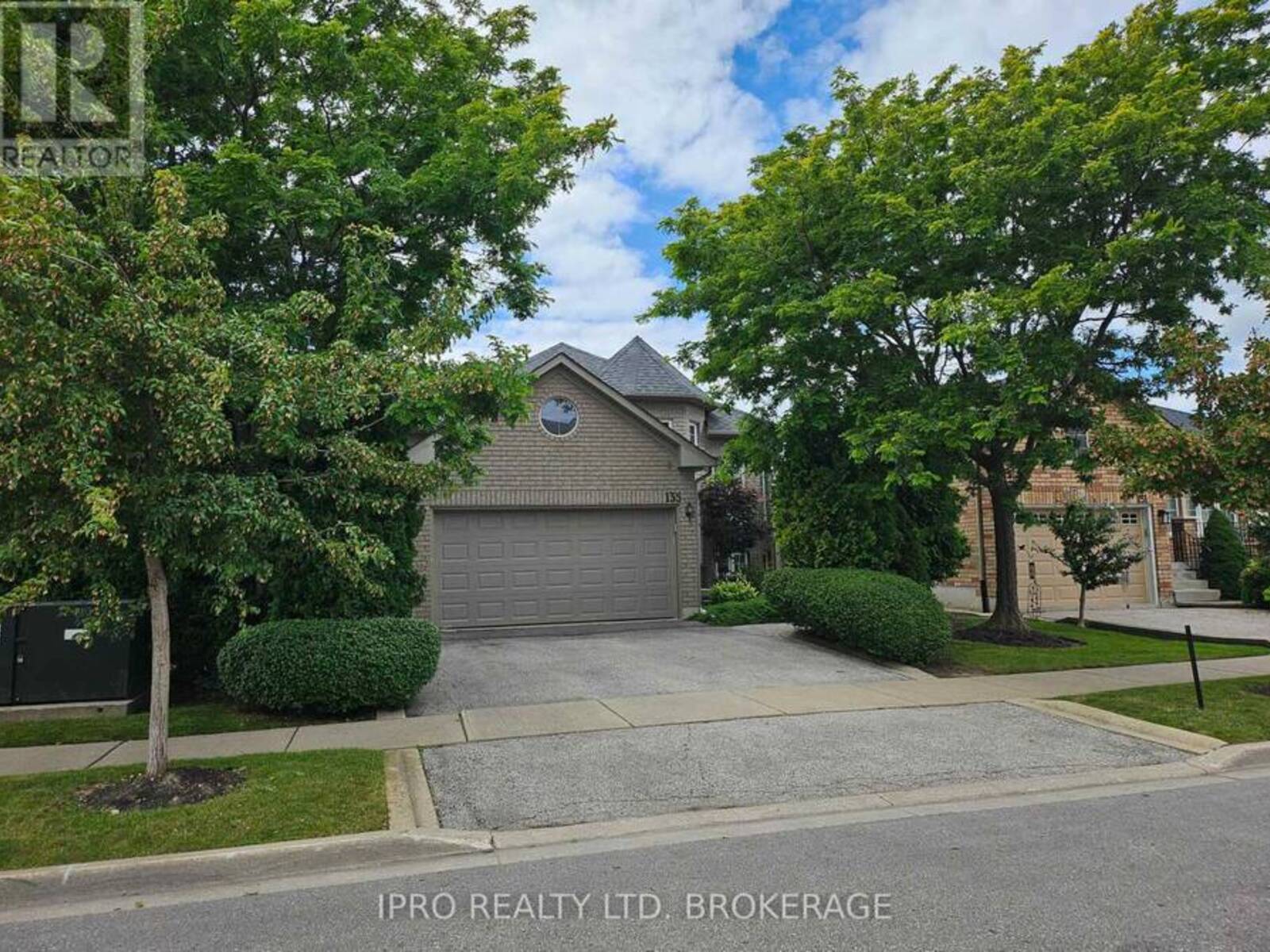 135 MICHELLE DRIVE, Vaughan, Ontario L4L 9E1