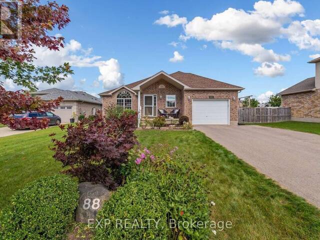 88 ANDREWS DRIVE Mapleton Ontario, N0G 1P0