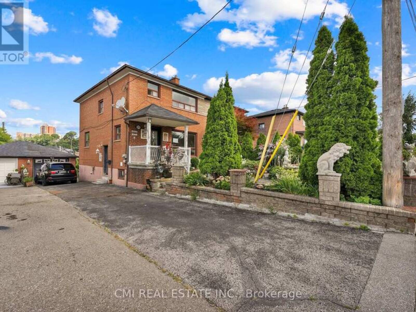 20 DONALD AVENUE, Toronto, Ontario M6M 1J8