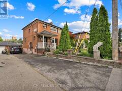 20 DONALD AVENUE Toronto Ontario, M6M 1J8