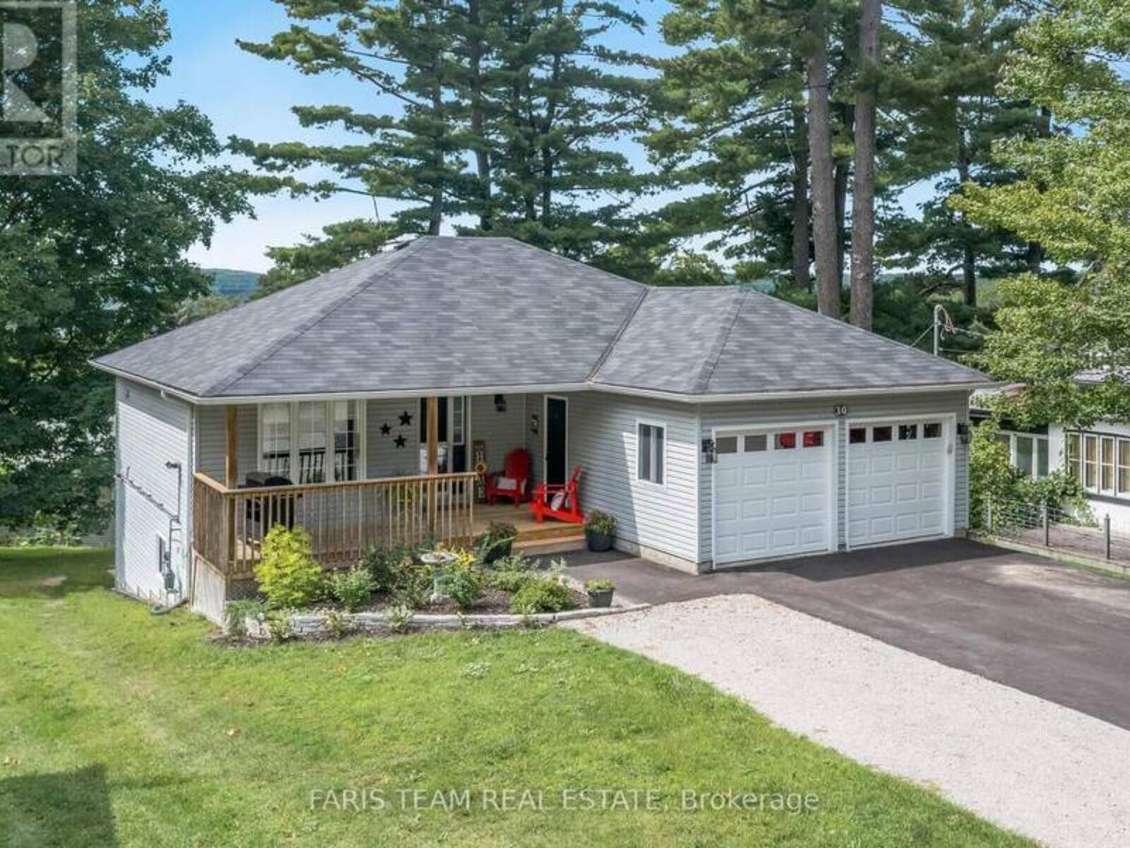 10 CLARENCE AVENUE, Penetanguishene, Ontario L9M 1A9