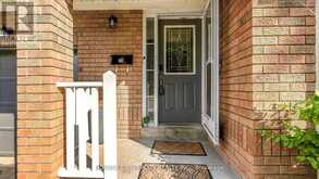 75 STONELEDGE CIRCLE | Brampton Ontario | Slide Image Two