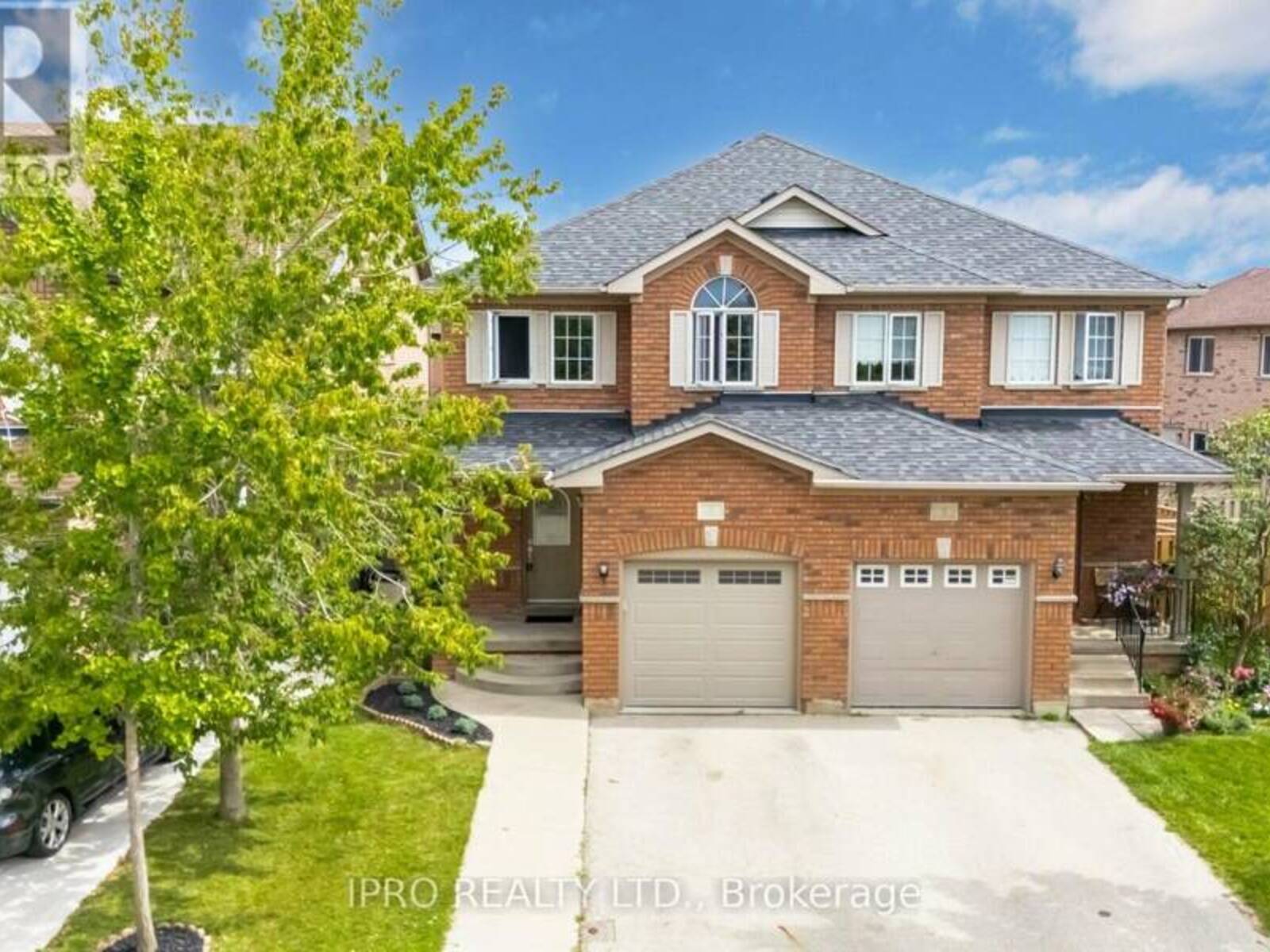 7 BLAIRWOOD COURT, Brampton, Ontario L6P 1B5