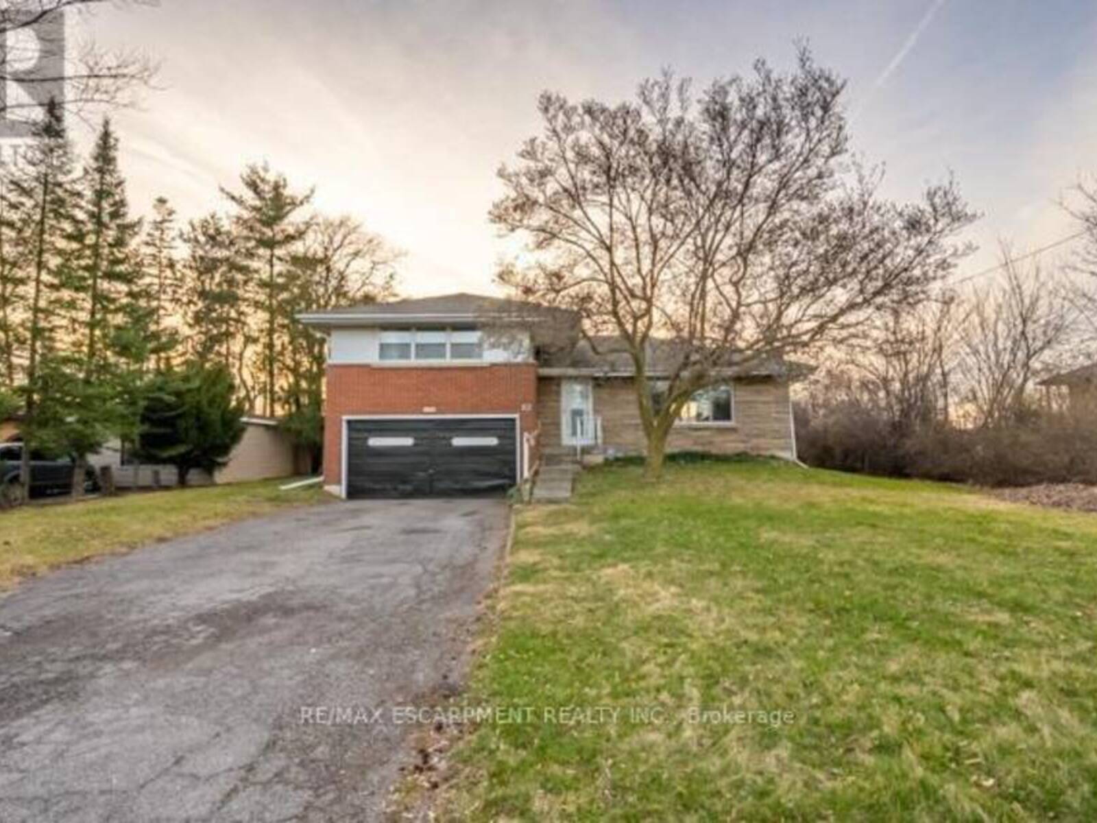 63 DEERHURST ROAD, Hamilton , Ontario L8E 2E6