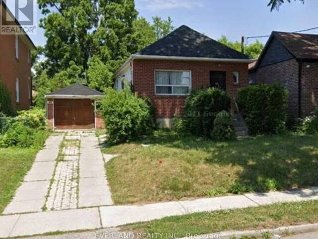 38 RANEE AVENUE Toronto Ontario, M6A 1M9