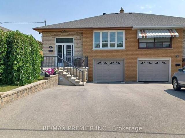 37 CHARRINGTON CRESCENT Toronto Ontario, M3L 2C3