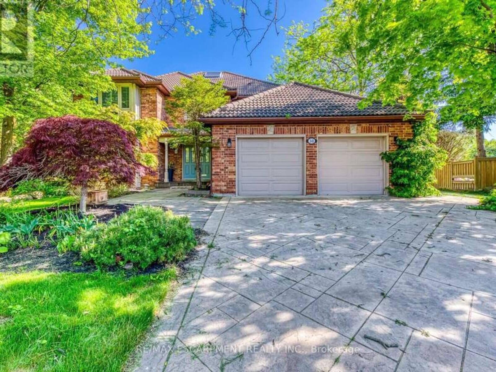 341 ACACIA COURT, Oakville, Ontario L6J 6K5