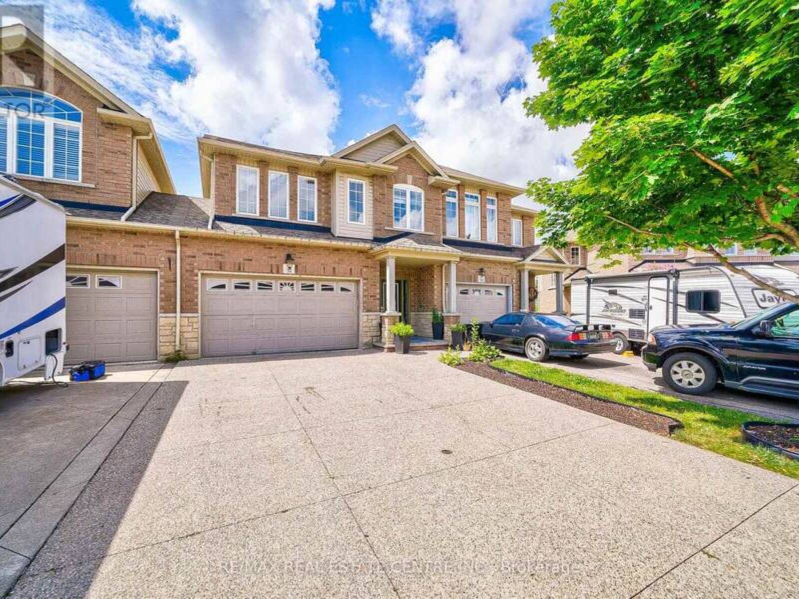 32 CEDARVILLE DRIVE, Hamilton, Ontario L8J 0A4