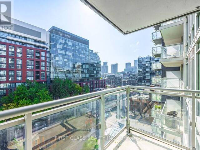 1022 - 525 ADELAIDE STREET W Toronto Ontario, M5V 0N7