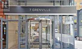 3702 - 7 GRENVILLE STREET W | Toronto Ontario | Slide Image Four