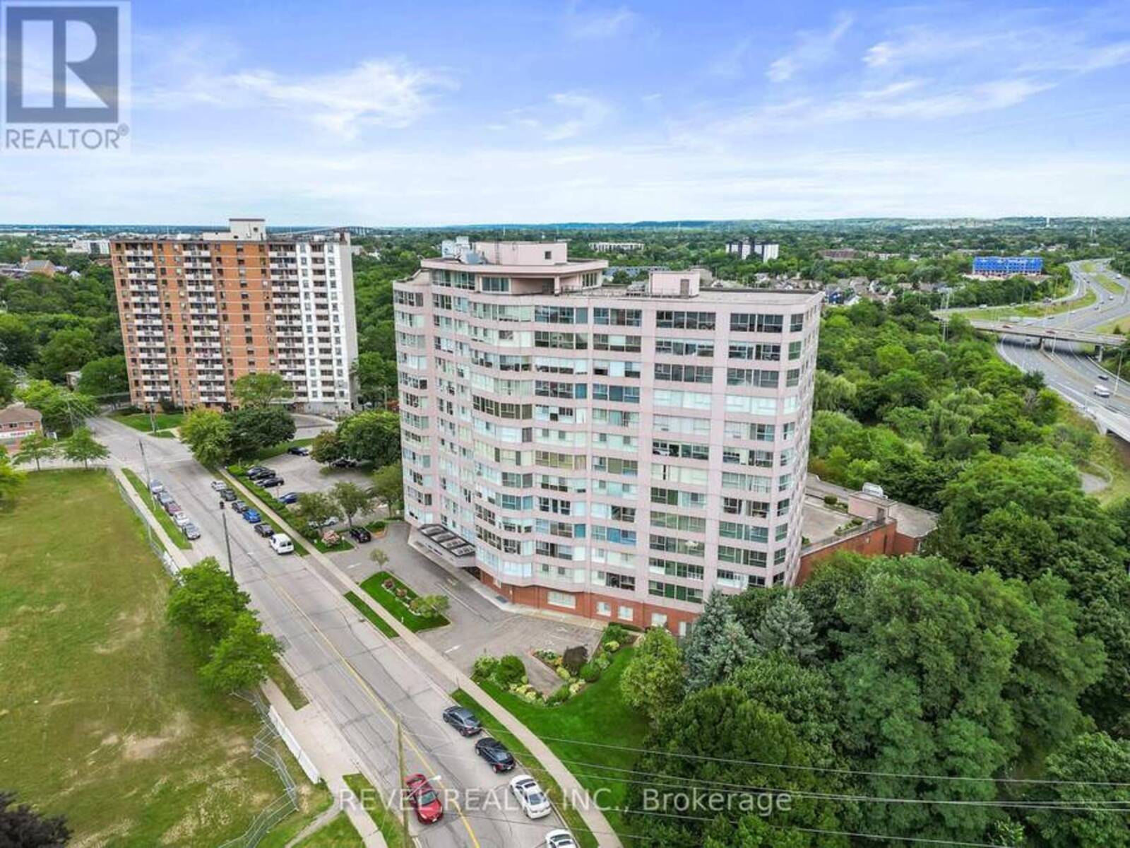 411 - 7 GALE CRESCENT, St. Catharines, Ontario L2R 7M8