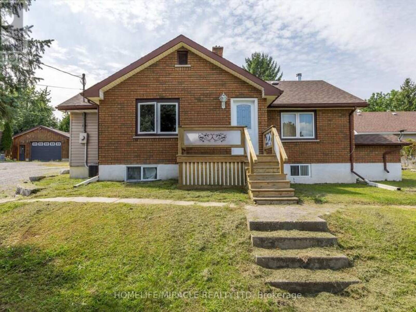 2813 LAKEFIELD ROAD, Smith-Ennismore-Lakefield, Ontario K9J 6X5