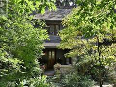 12 WYCHWOOD PARK Toronto Ontario, M6G 2V5