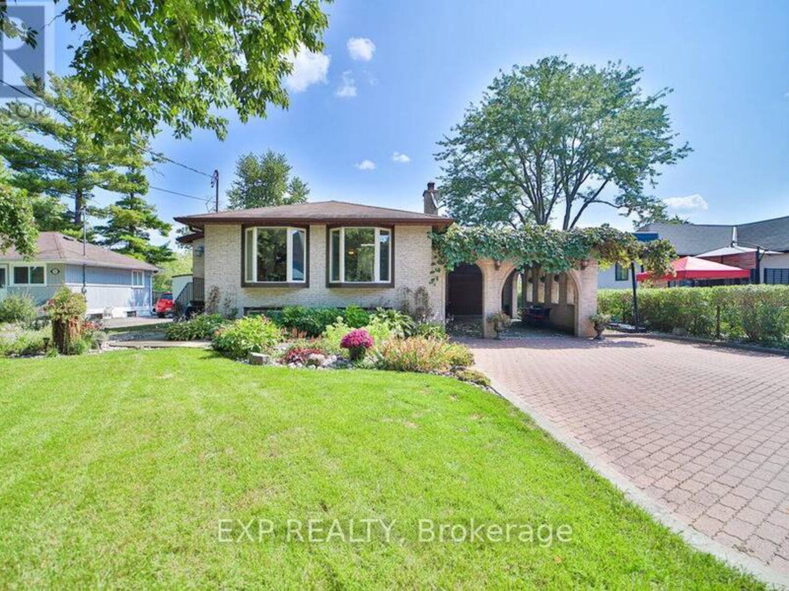 233 SAND ROAD, East Gwillimbury, Ontario L9N 1K1