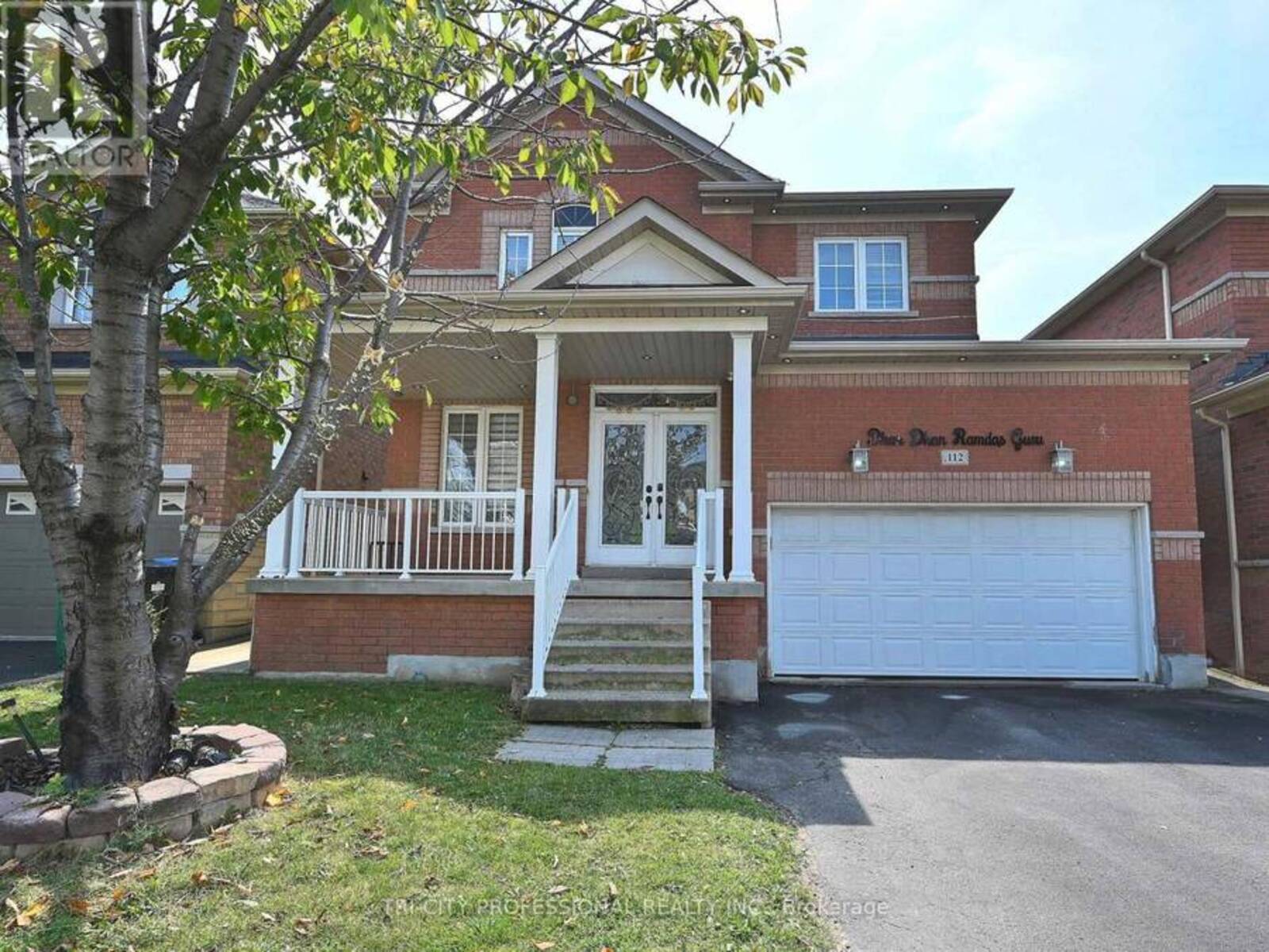 112 STONEYLAKE AVENUE, Brampton, Ontario L6V 4S3