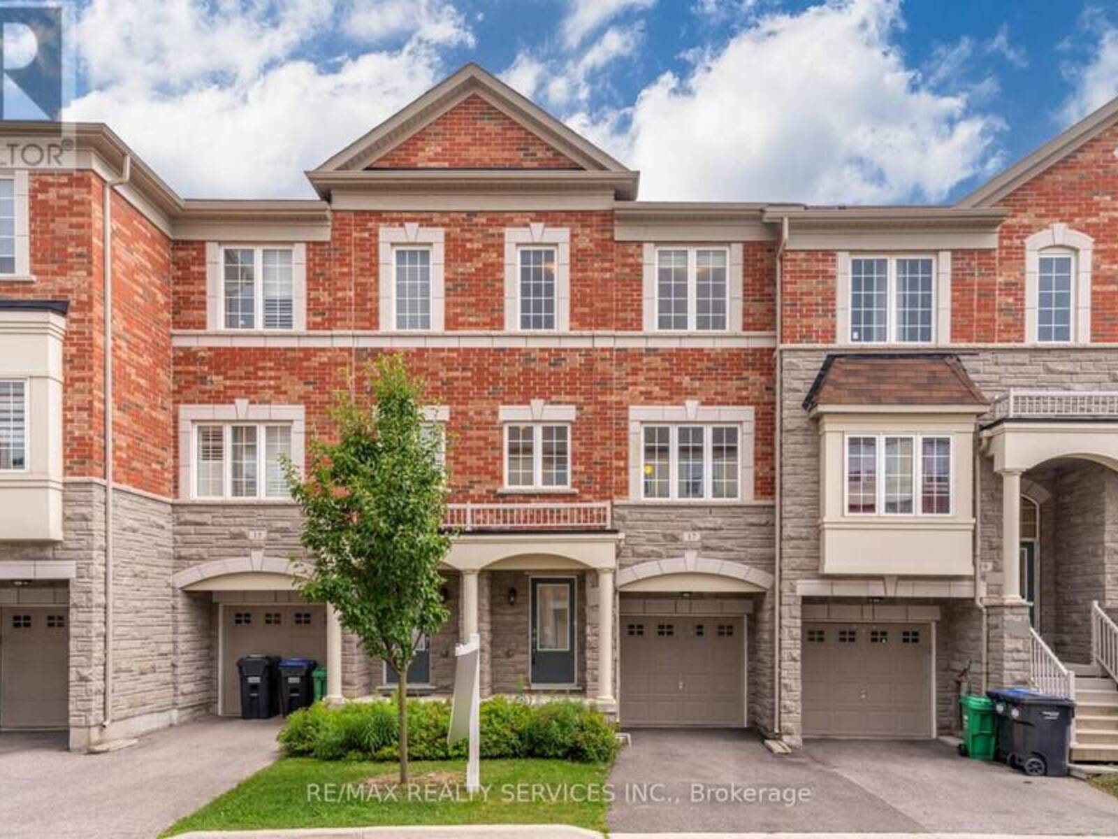 17 ASPEN HILLS RD, Brampton, Ontario L6Y 0H7