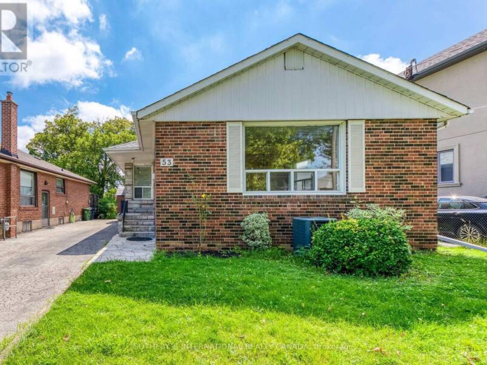 53 LYNNFORD DRIVE, Toronto, Ontario M9B 1H8