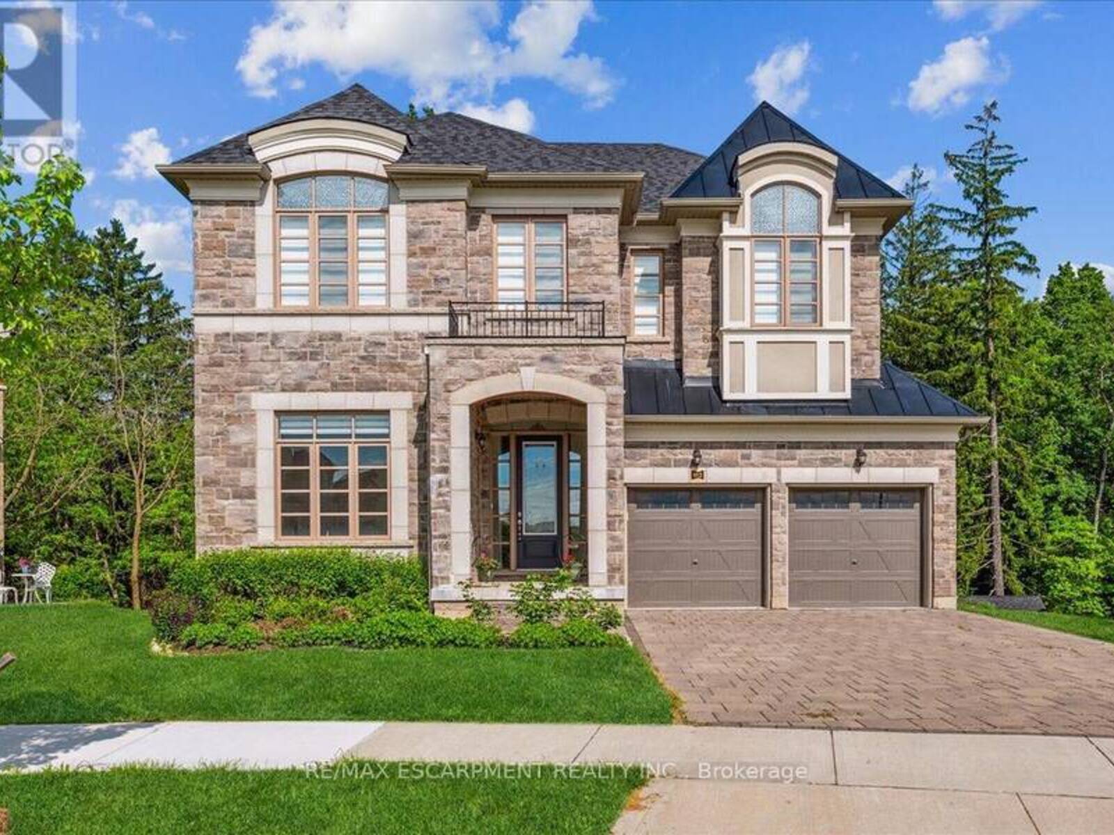 912 FOREST CREEK COURT, Kitchener, Ontario N2R 0M6