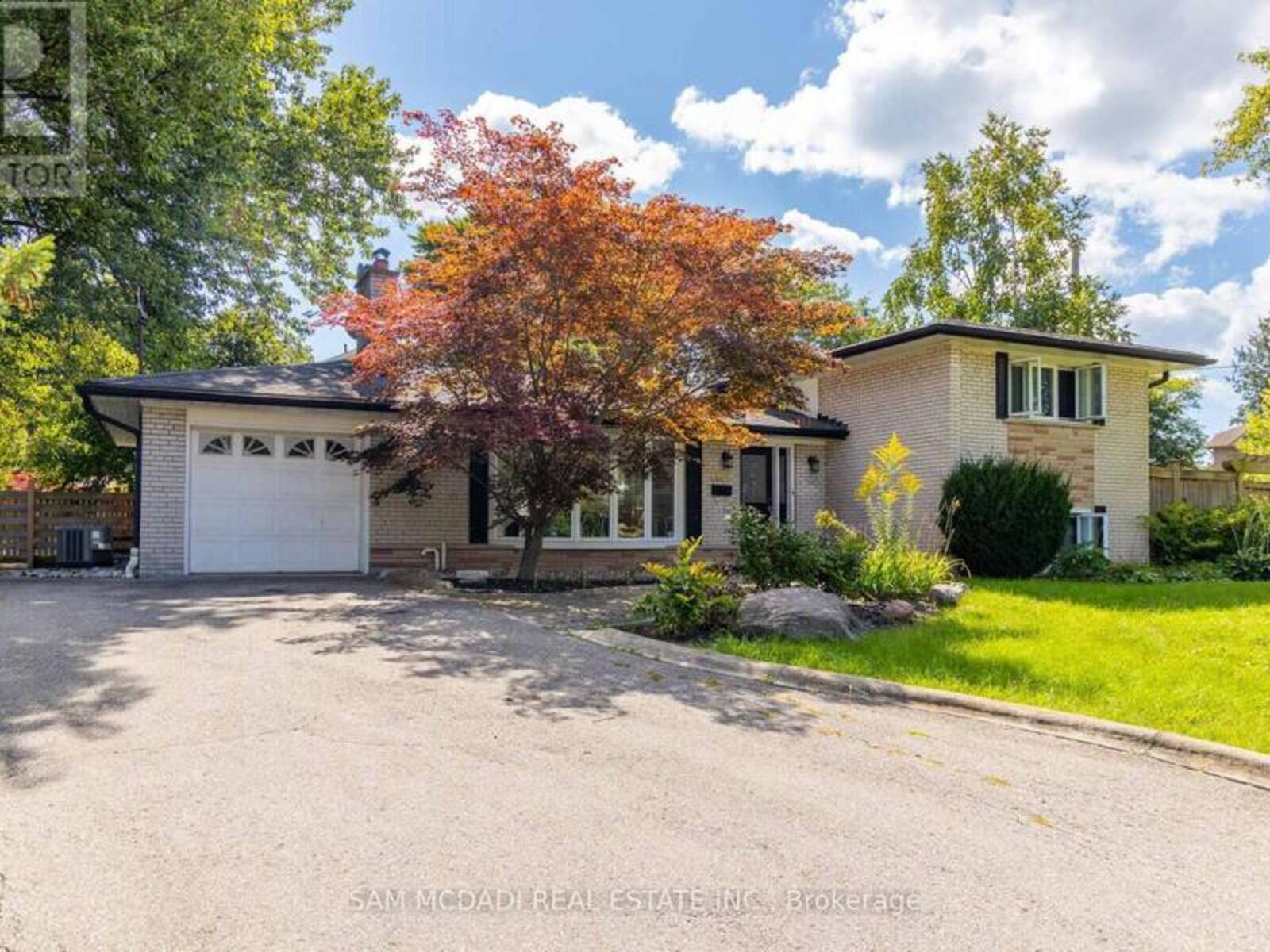 1198 WILLOWBROOK DRIVE S, Oakville, Ontario L6L 2J8