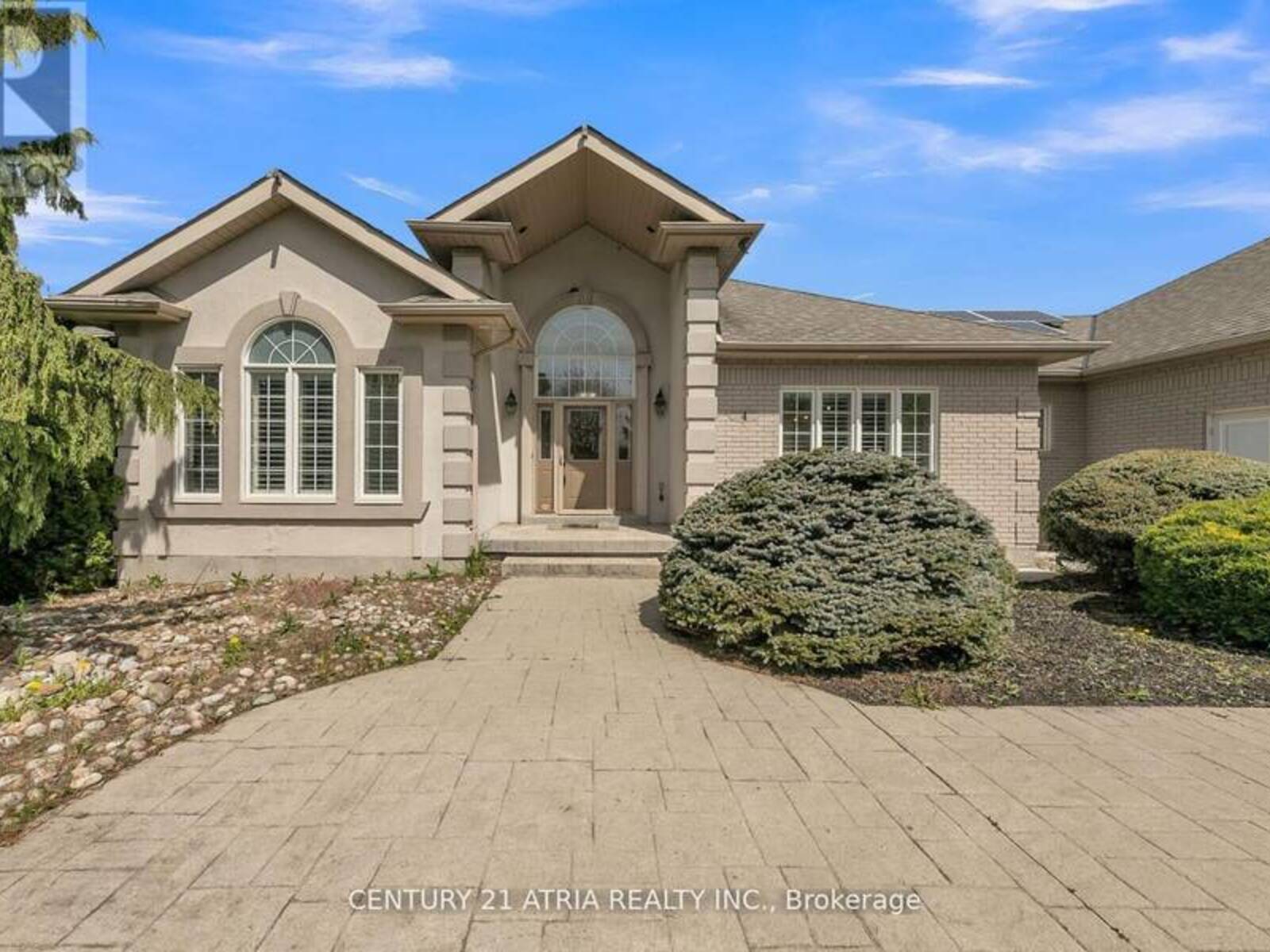 4 MAPLEHYRN AVENUE, East Gwillimbury, Ontario L0G 1V0