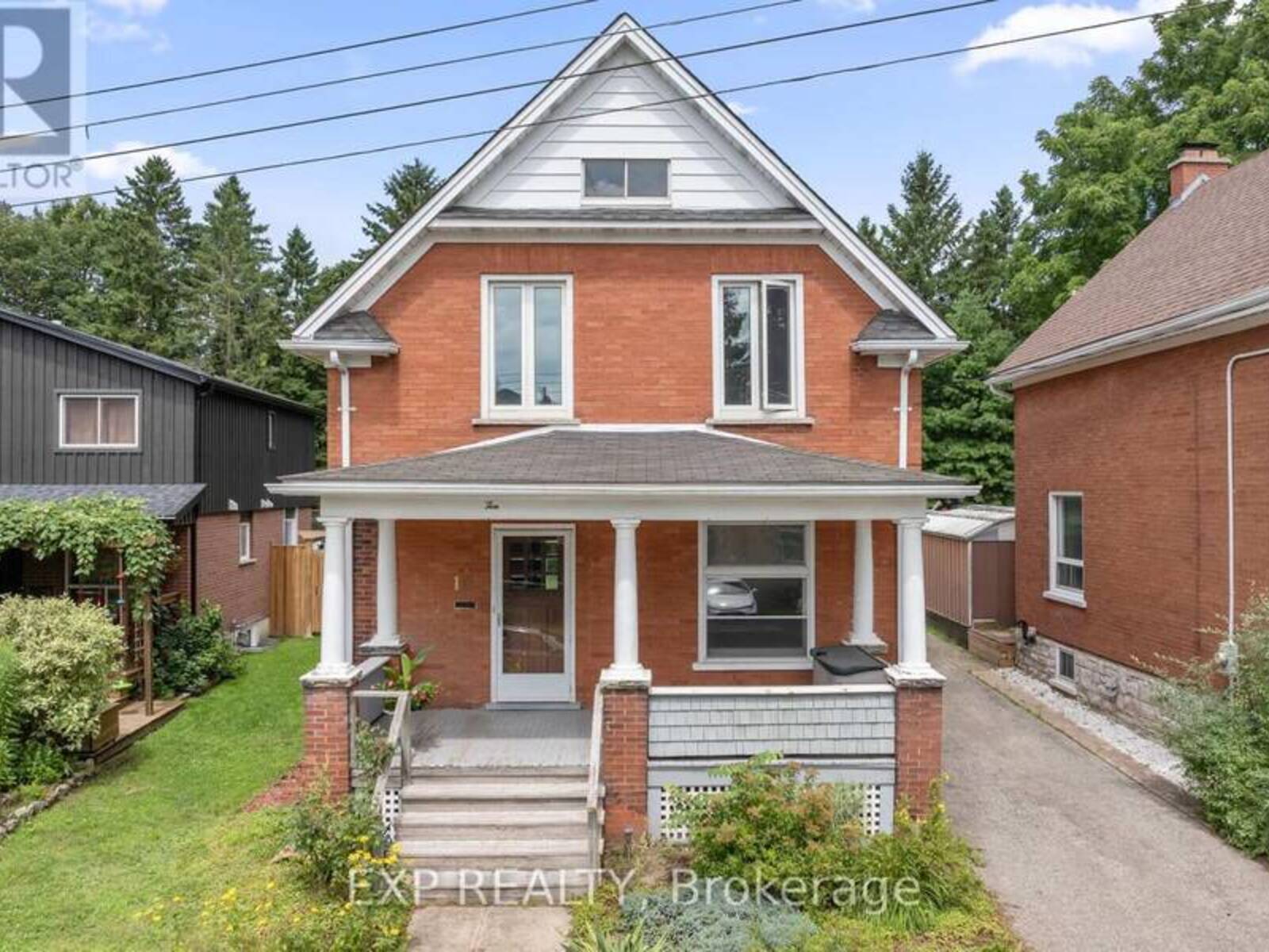 10 STAHL AVENUE, Kitchener, Ontario N2H 5R6