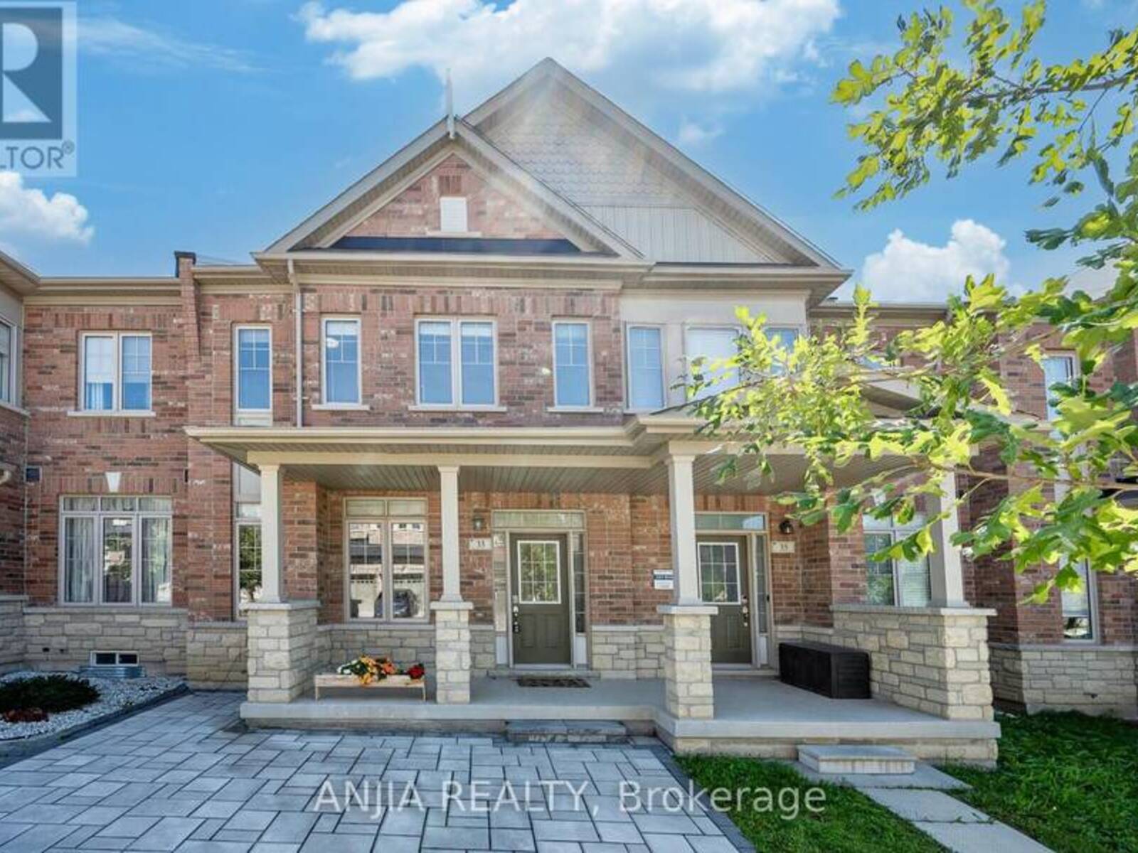 33 CHERNA AVENUE, Markham , Ontario L6C 0X5