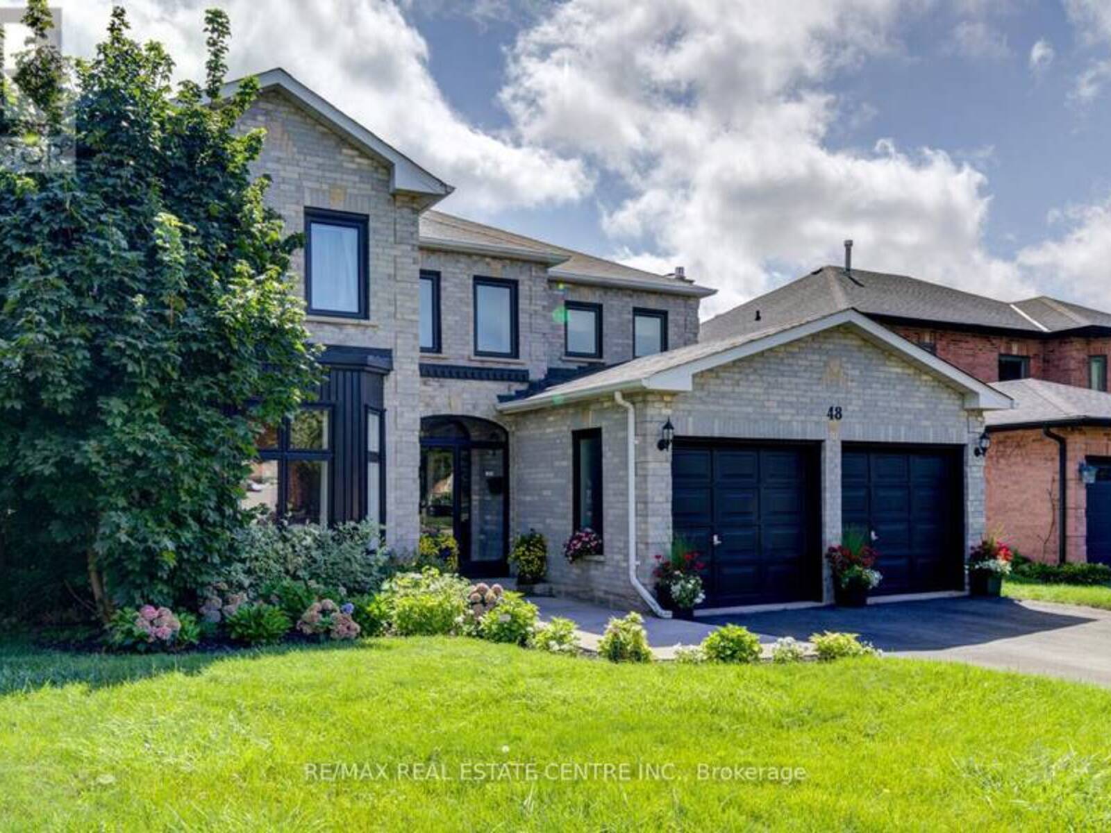 48 RIVER OAKS BOULEVARD E, Oakville, Ontario L6H 4C3