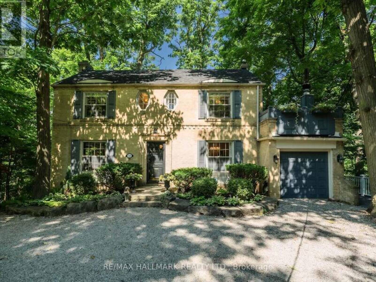 738 O'CONNOR DRIVE, Toronto, Ontario M4C 3A9