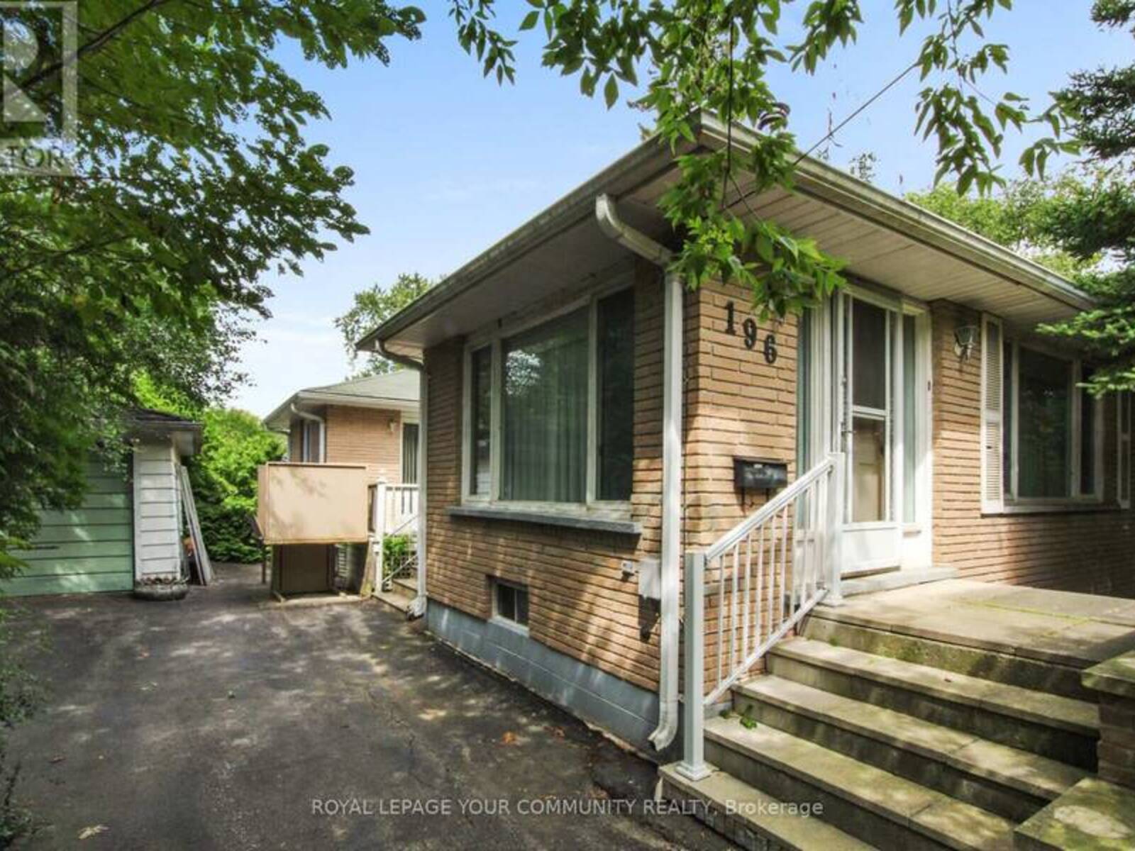 196 PLEASANT BOULEVARD, Georgina, Ontario L4P 2S6